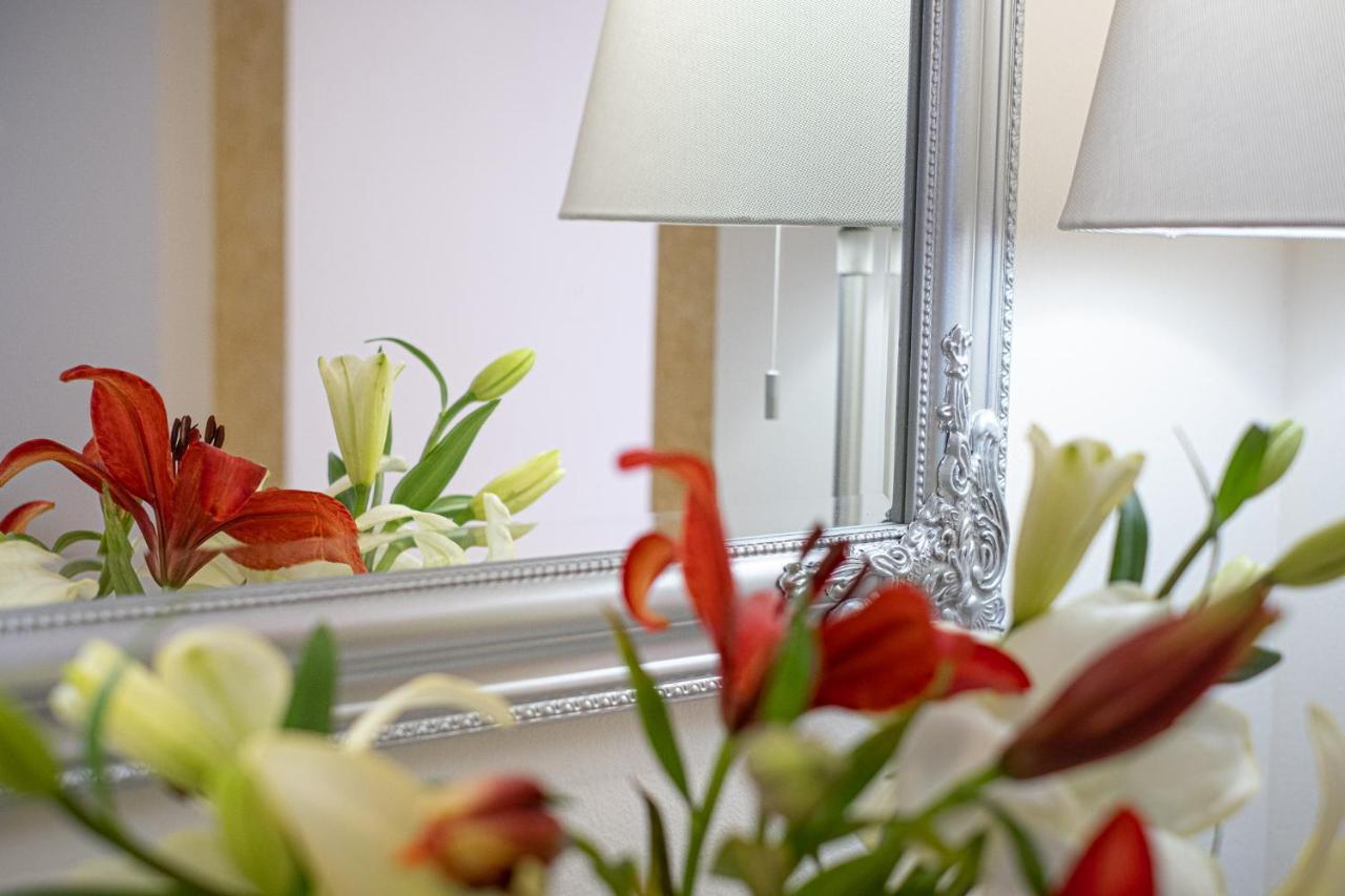 Nadiona Suites Red & Cream Corfu  Zewnętrze zdjęcie